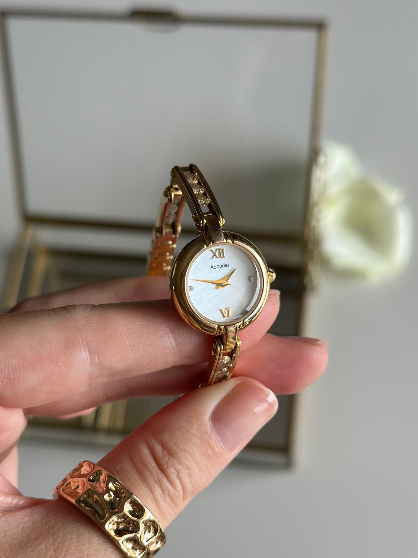 Stunning vintage Accurist watch with crystals