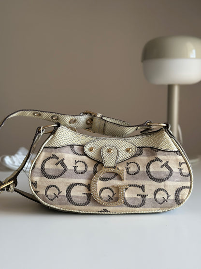 Standout vintage Guess shoulder bag