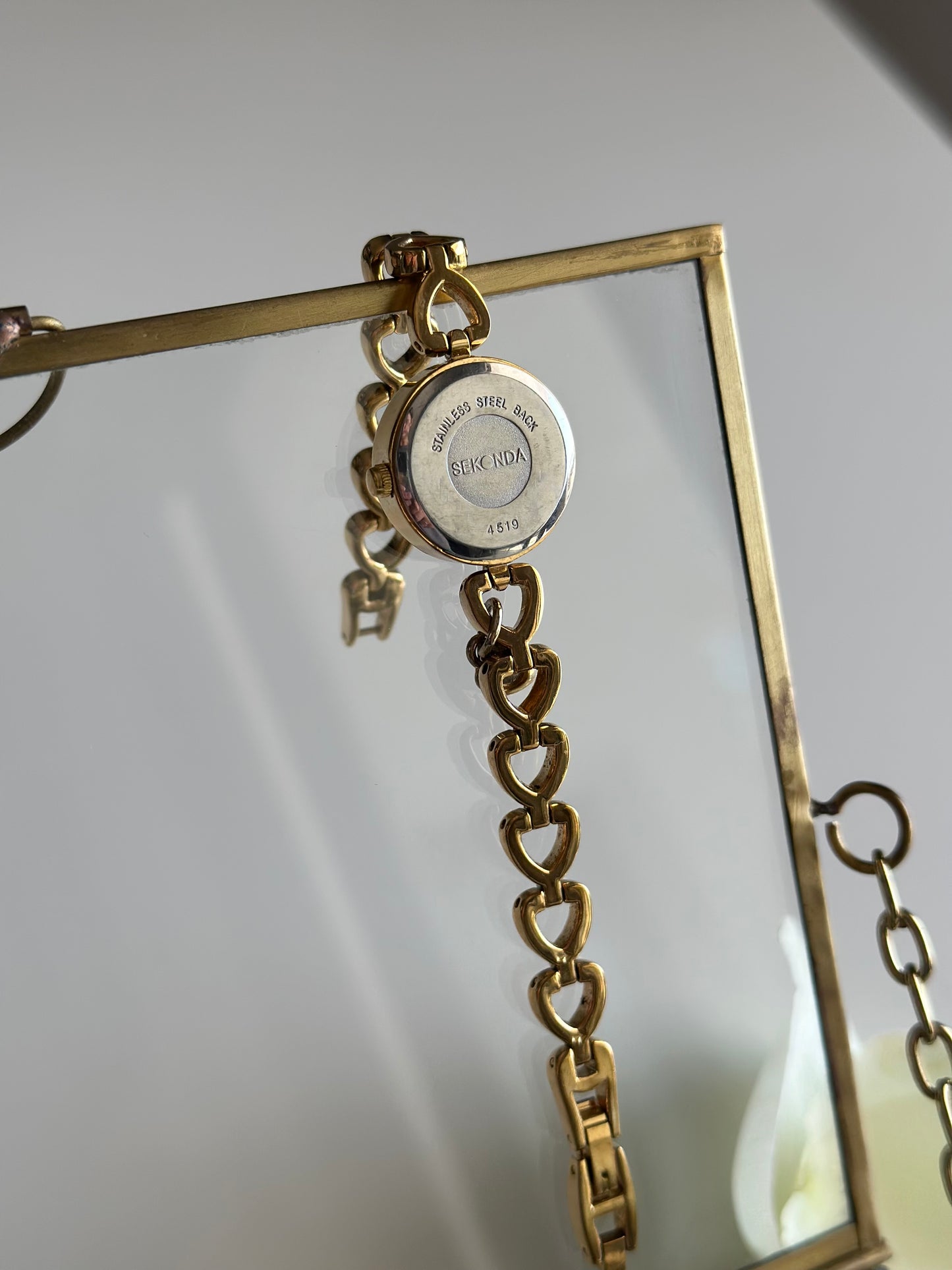 Romantic vintage Sekonda watch with heart-shaped links