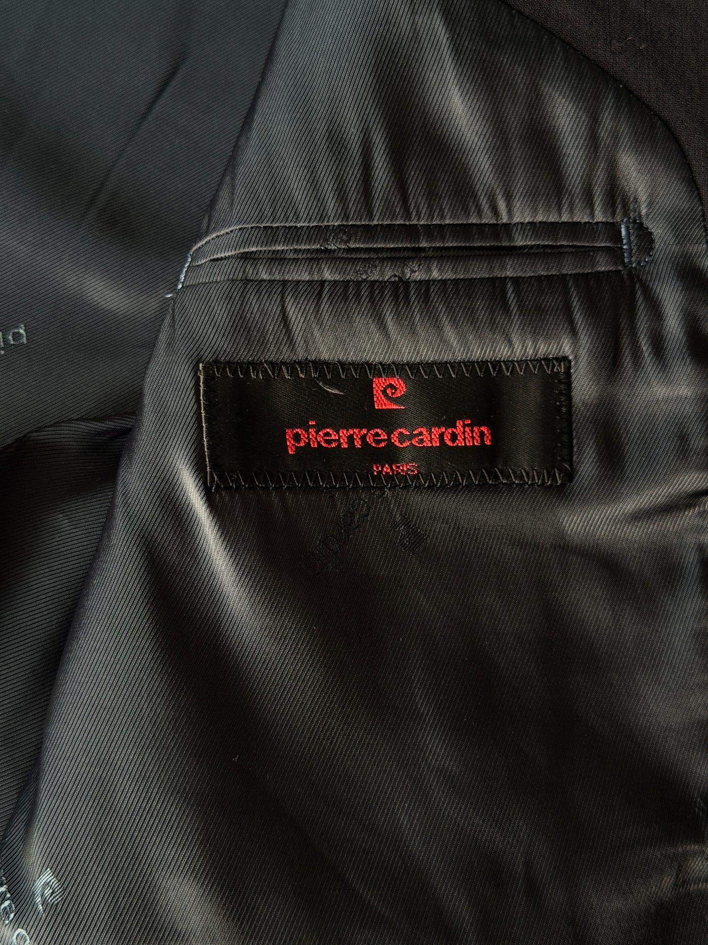 Refined vintage blazer with sparkling rhinestones