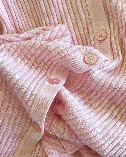 Lovely vintage cardigan in baby pink color