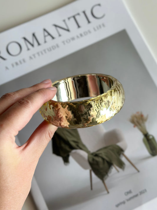 Sculptural vintage lucite bracelet