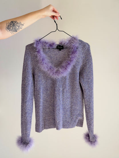 Charming vintage lilac sweater with feathers