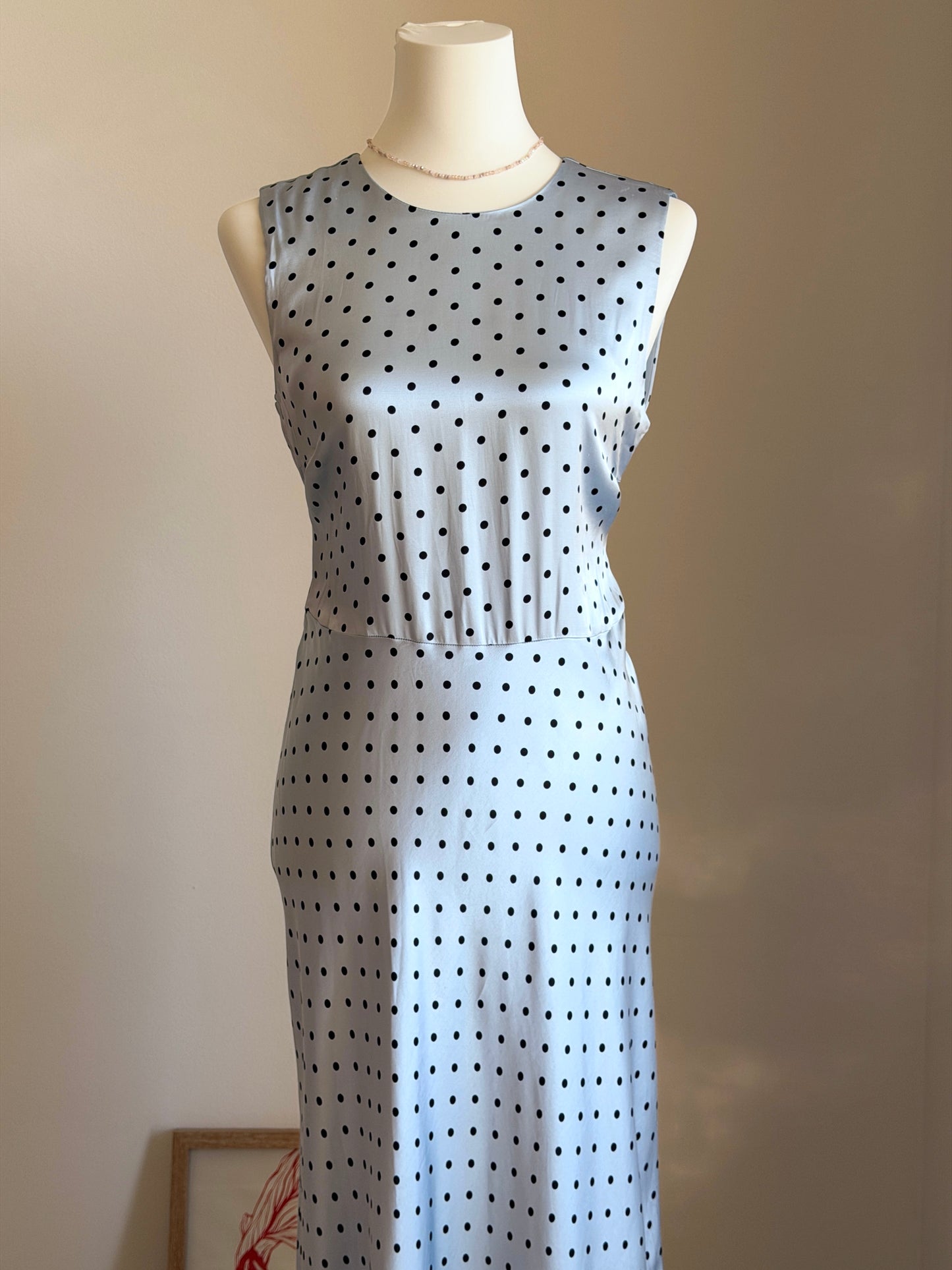 Elegant midi blue dress with polka dots