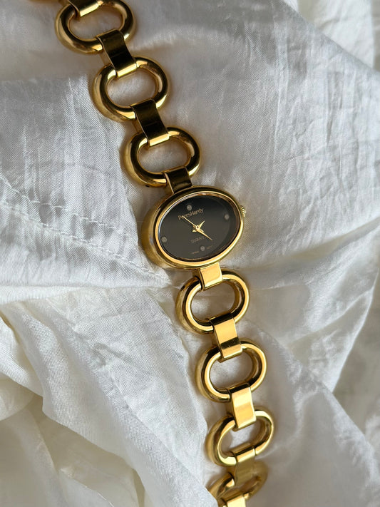 Striking vintage watch from Peers Hardy with black dial