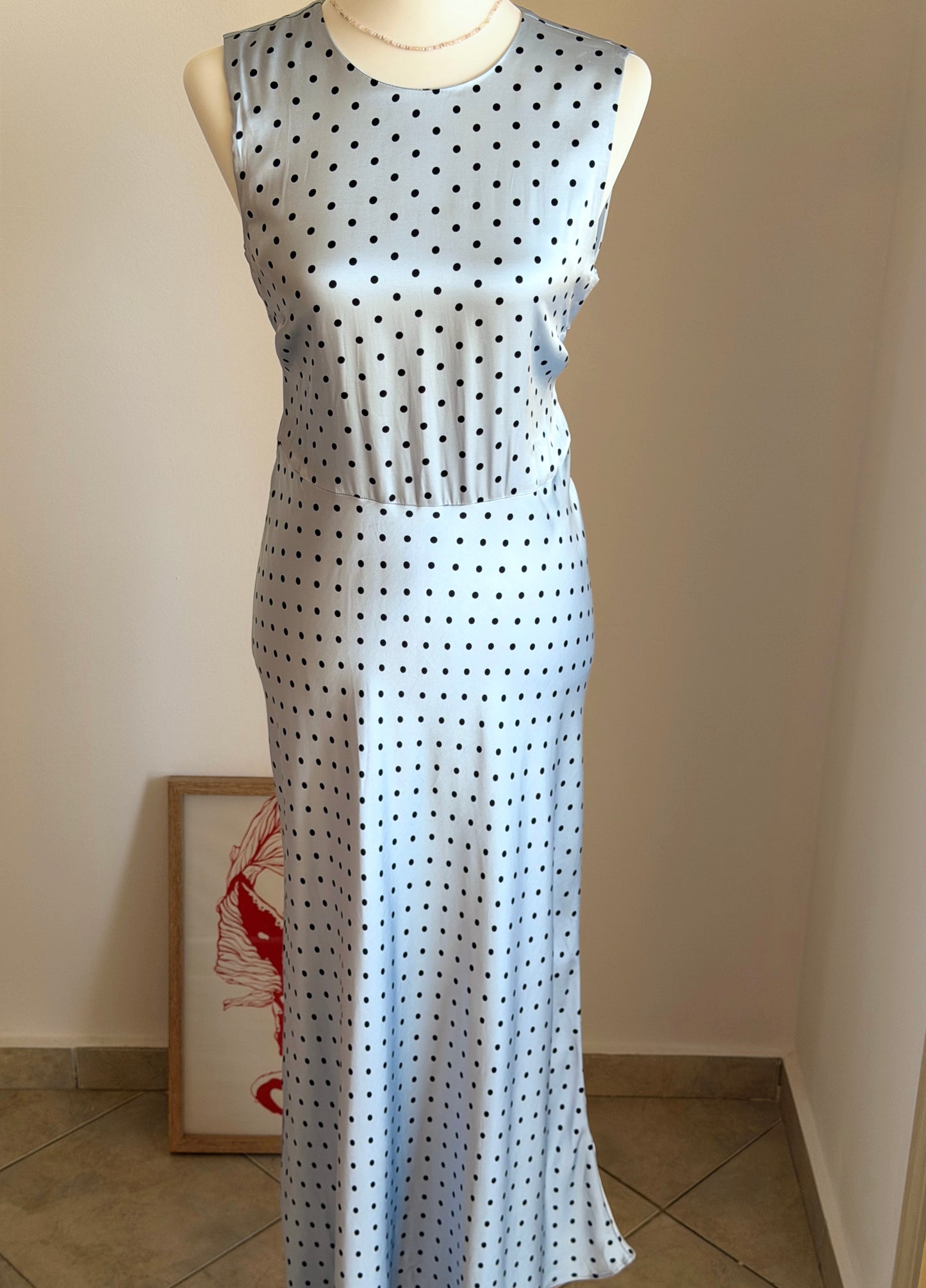 Elegant midi blue dress with polka dots