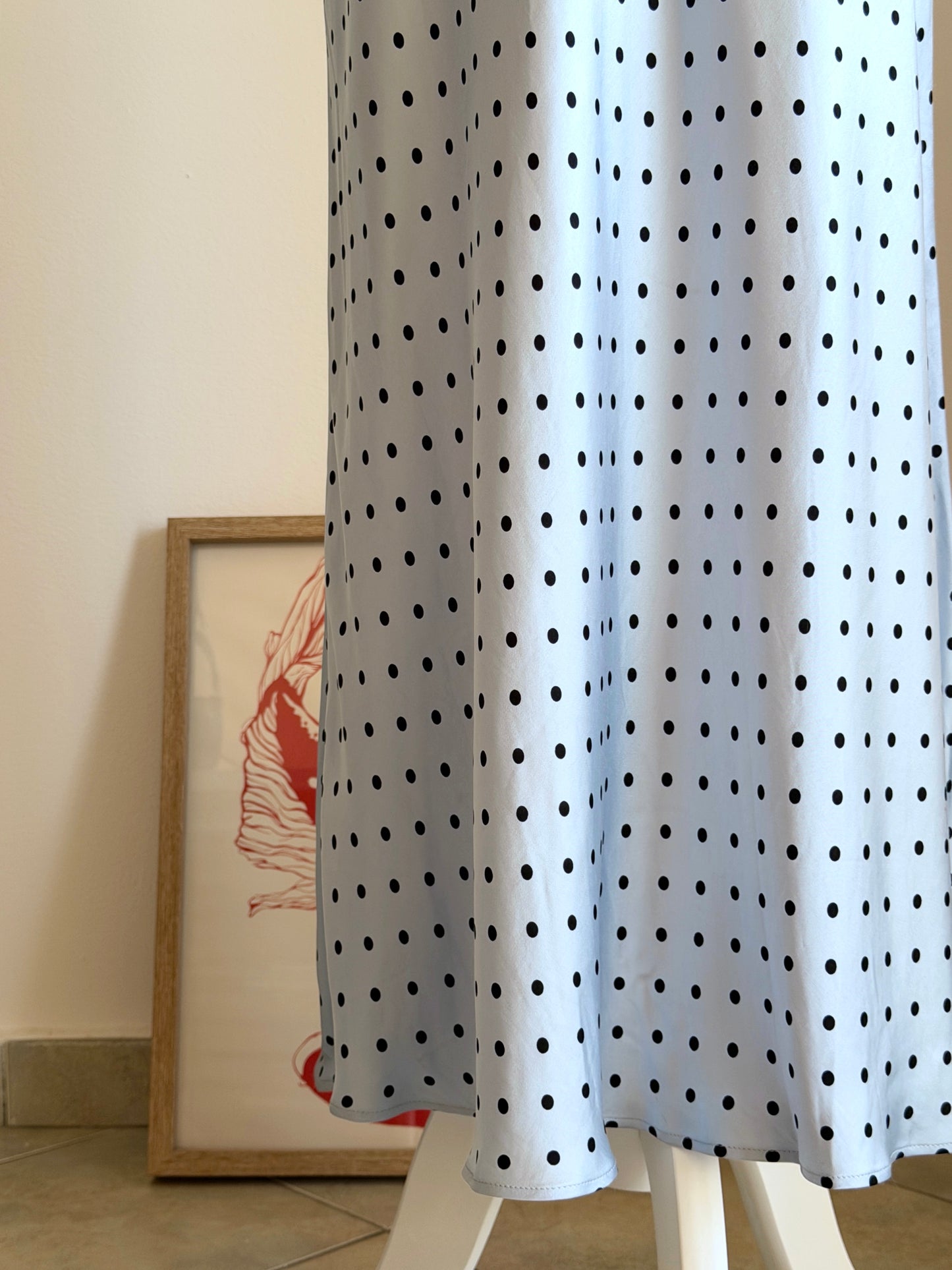 Elegant midi blue dress with polka dots