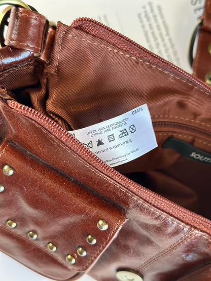 Leather shoulder bag in rich brown colour