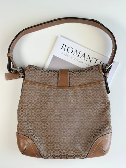 Stunning vintage Coach shoulder bag