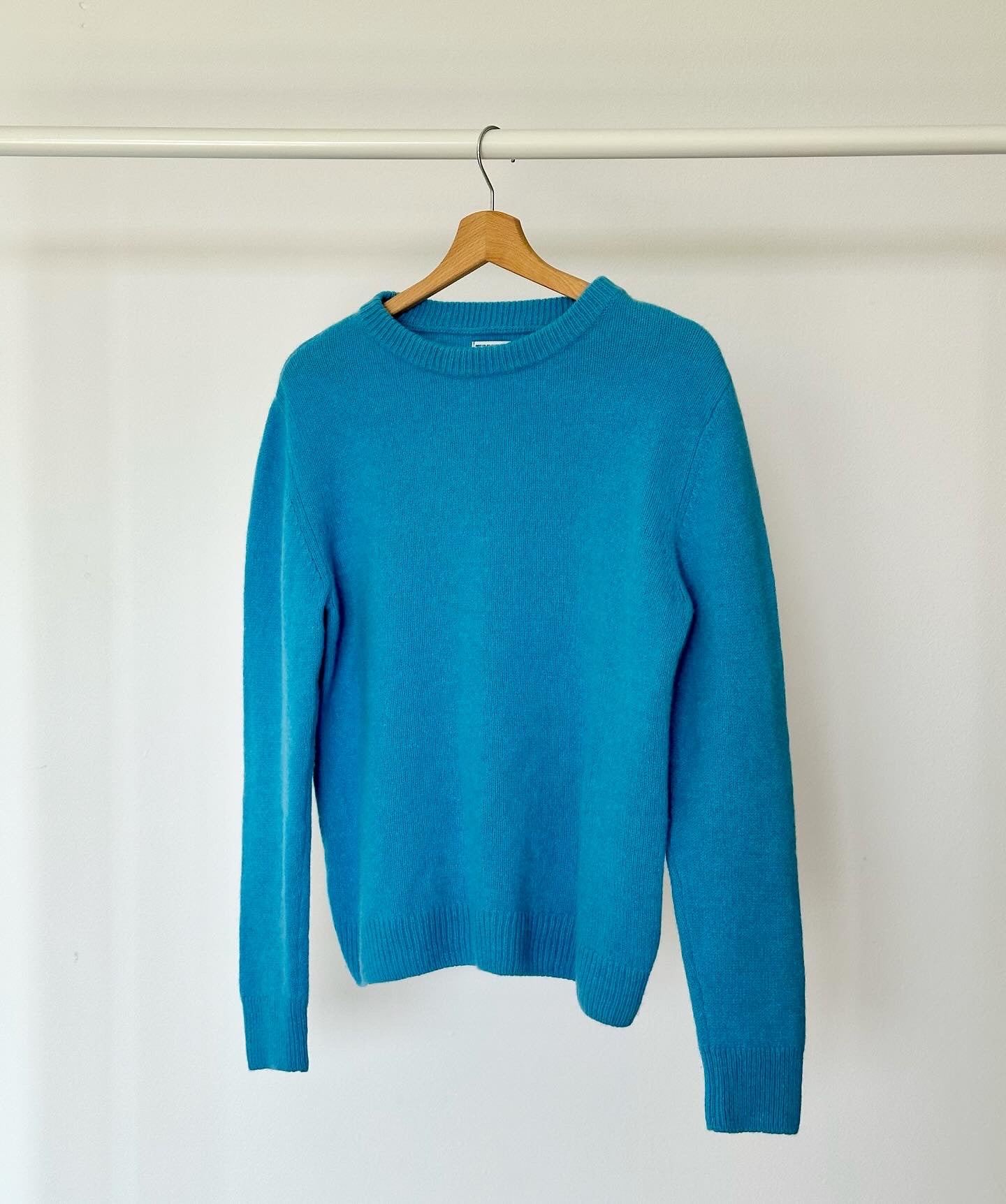 Astonishing vintage knit jumper made of recycled cashmere and merino wool