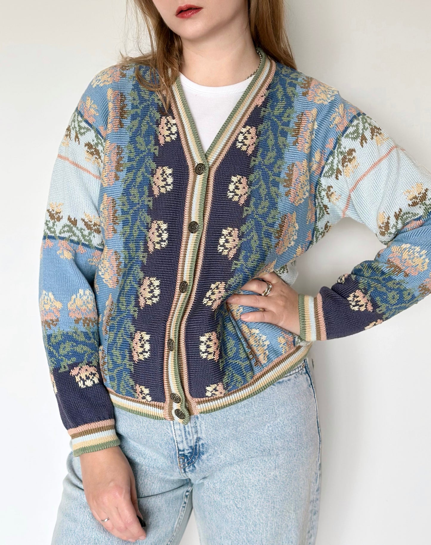 Charming vintage 100% cotton cardigan