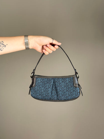 Stunning vintage DKNY baguette bag in rare colour