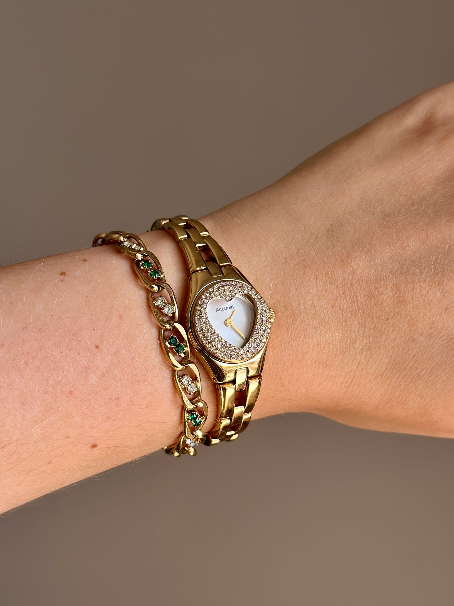 Charming vintage Accurist watch with 4 interchangeable bezels