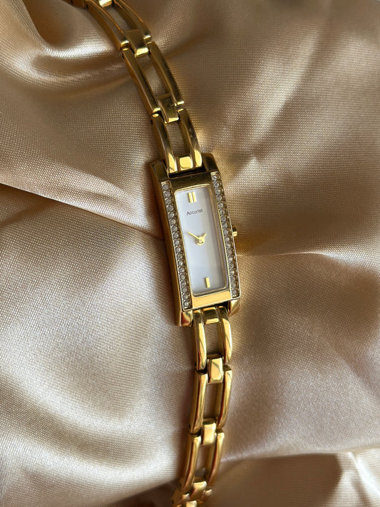 Elegant vintage Accurist quartz watch