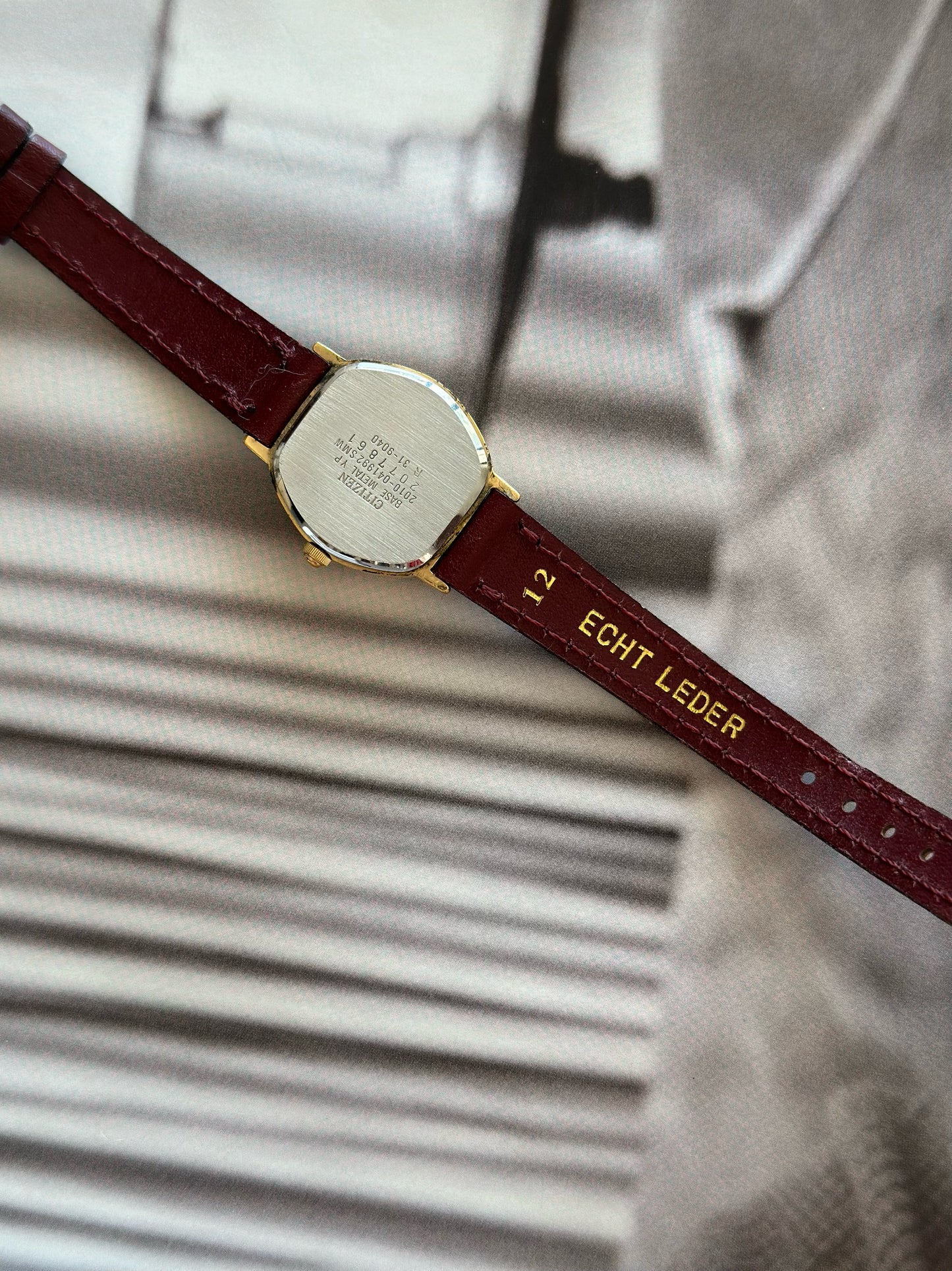 Amazing vintage watch Citizen with burgundy leather strap