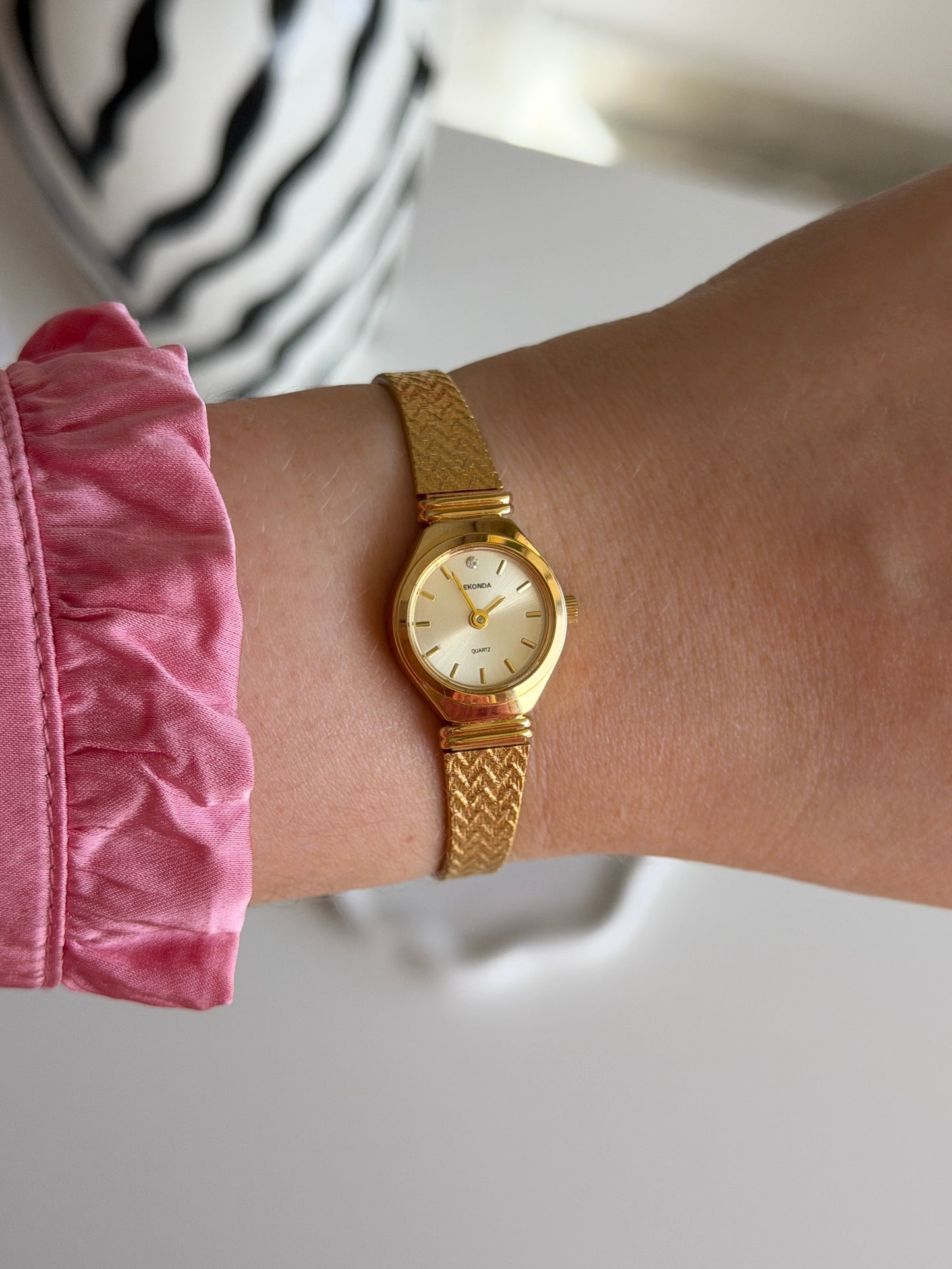 Dainty vintage Sekonda gold-tone watch