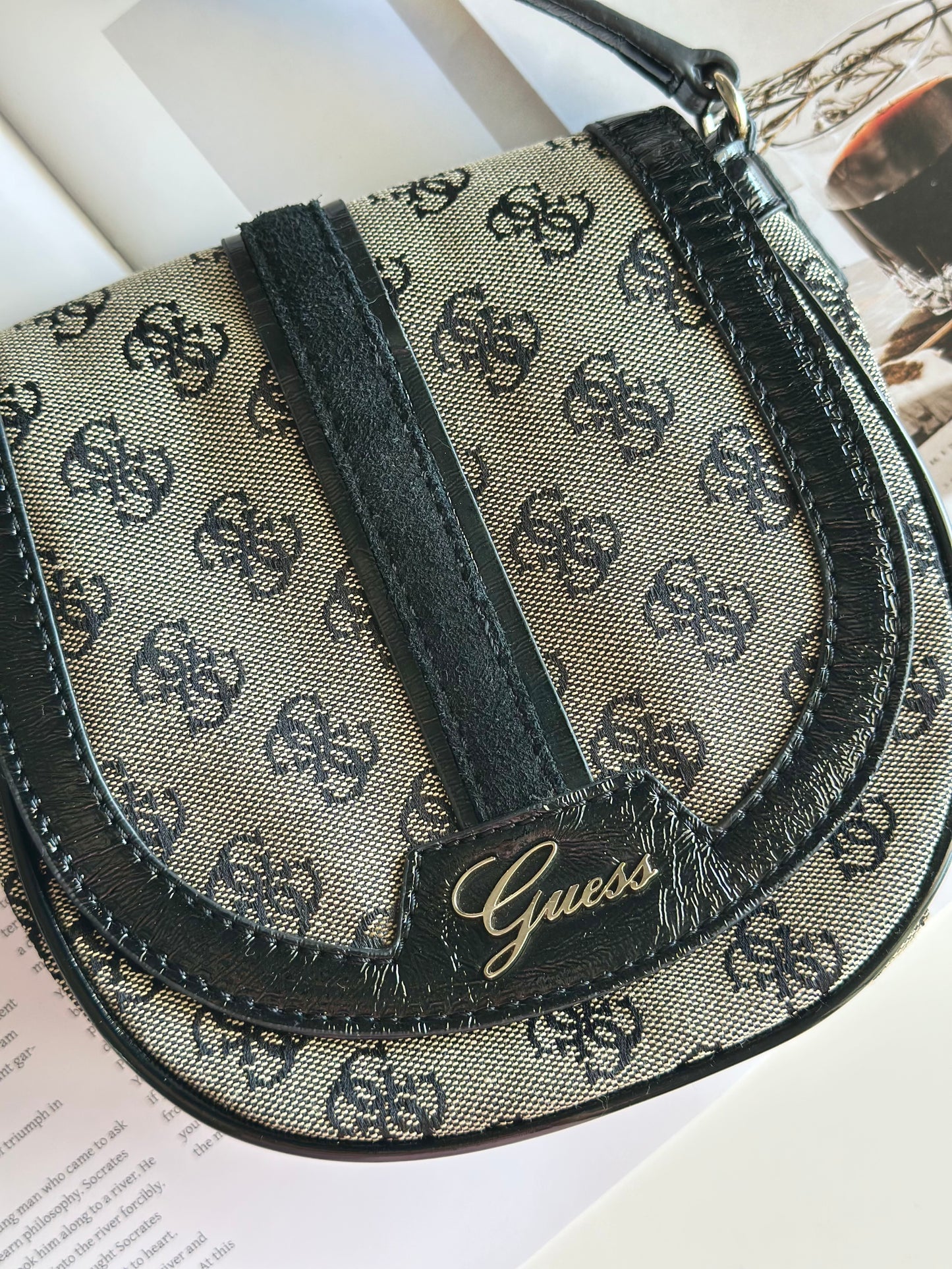 Vintage crossbody monogram saddle bag Guess