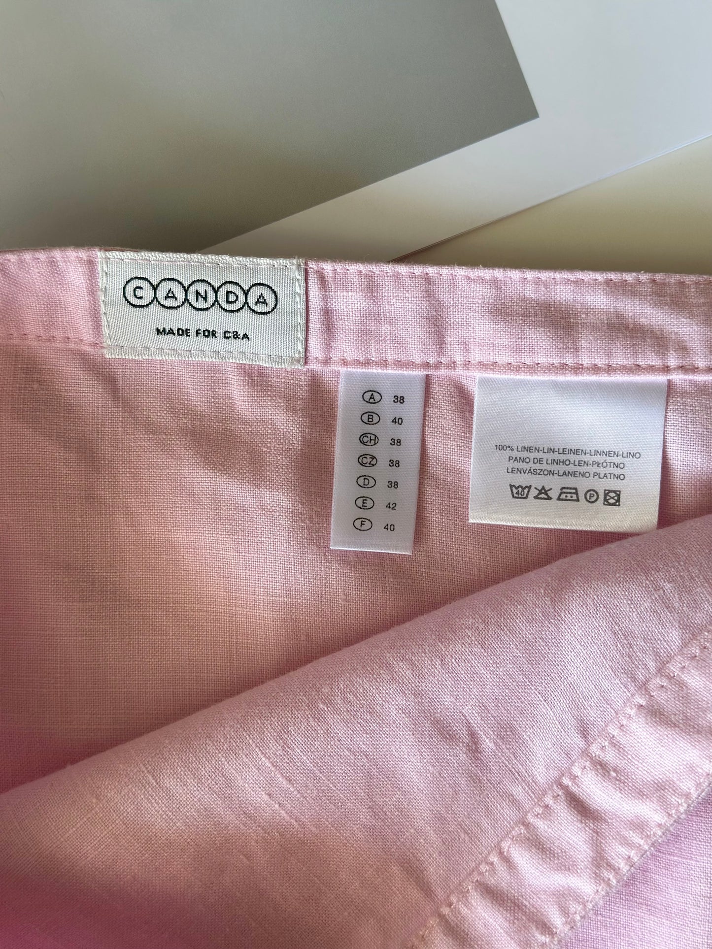 Charming midi pink skirt with ruffles