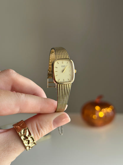 Timeless vintage gold-tone watch Citizen