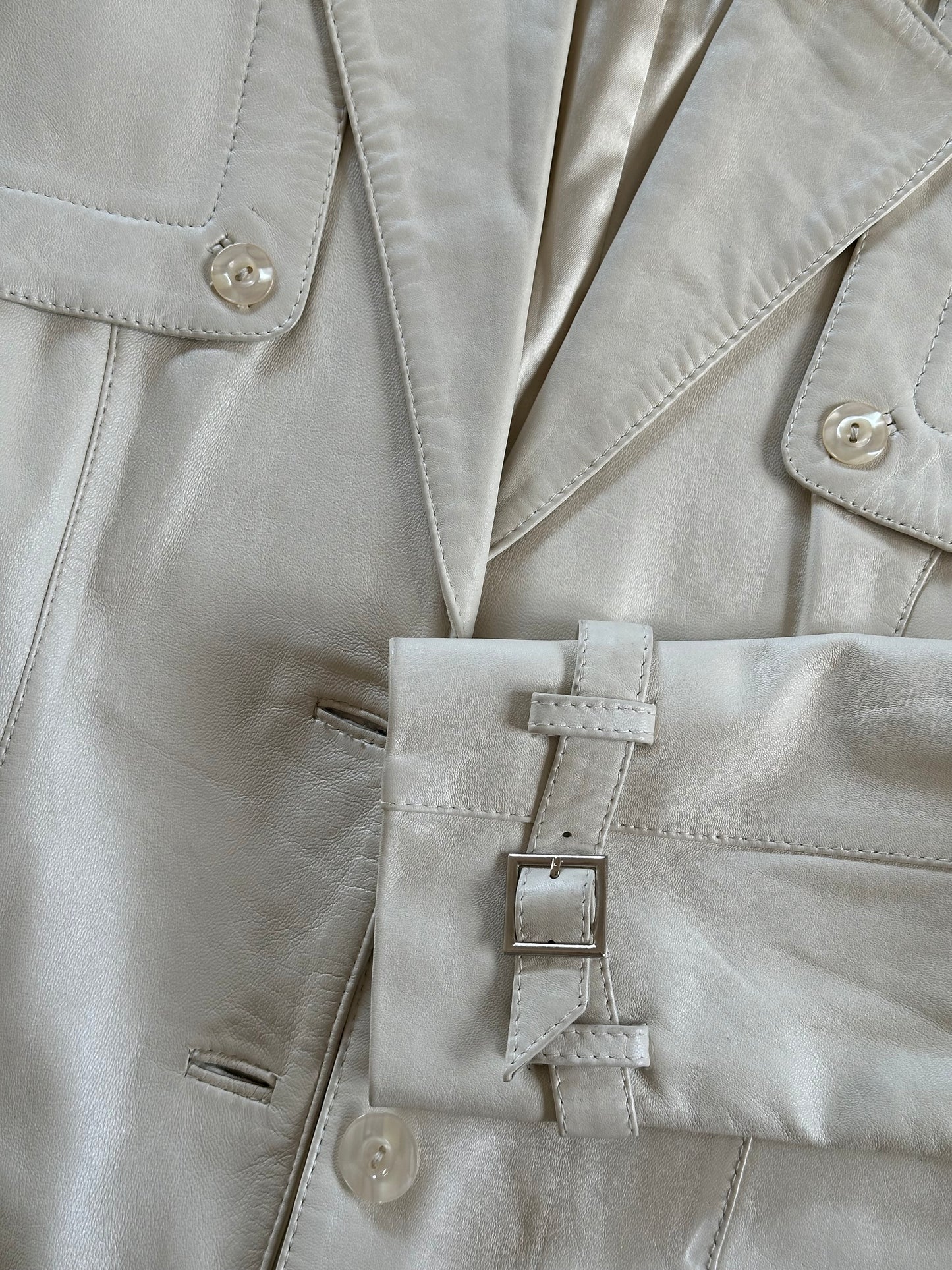 Stunning vintage ivory leather jacket