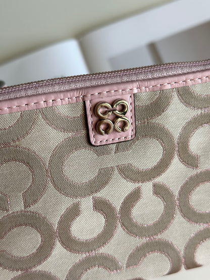 Lovely Y2K Coach beige/pink wristlet