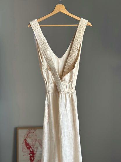 Effortless and airy linen sundress