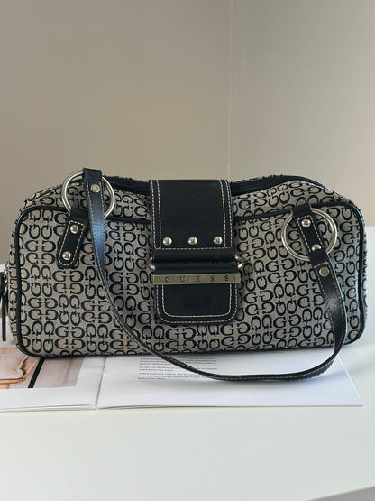 Classic vintage Guess shoulder bag from 90s