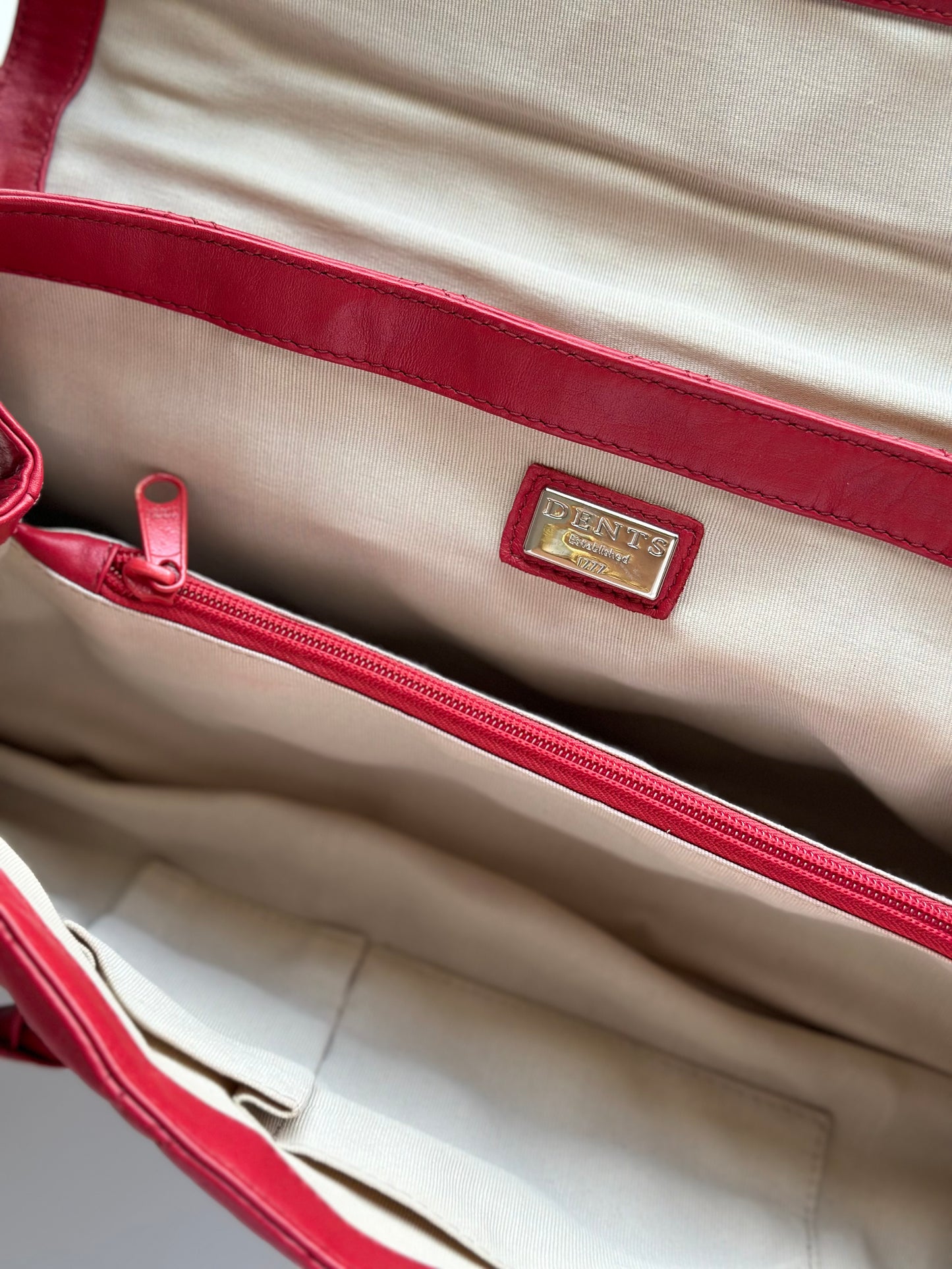 Vintage leather red bag DENTS