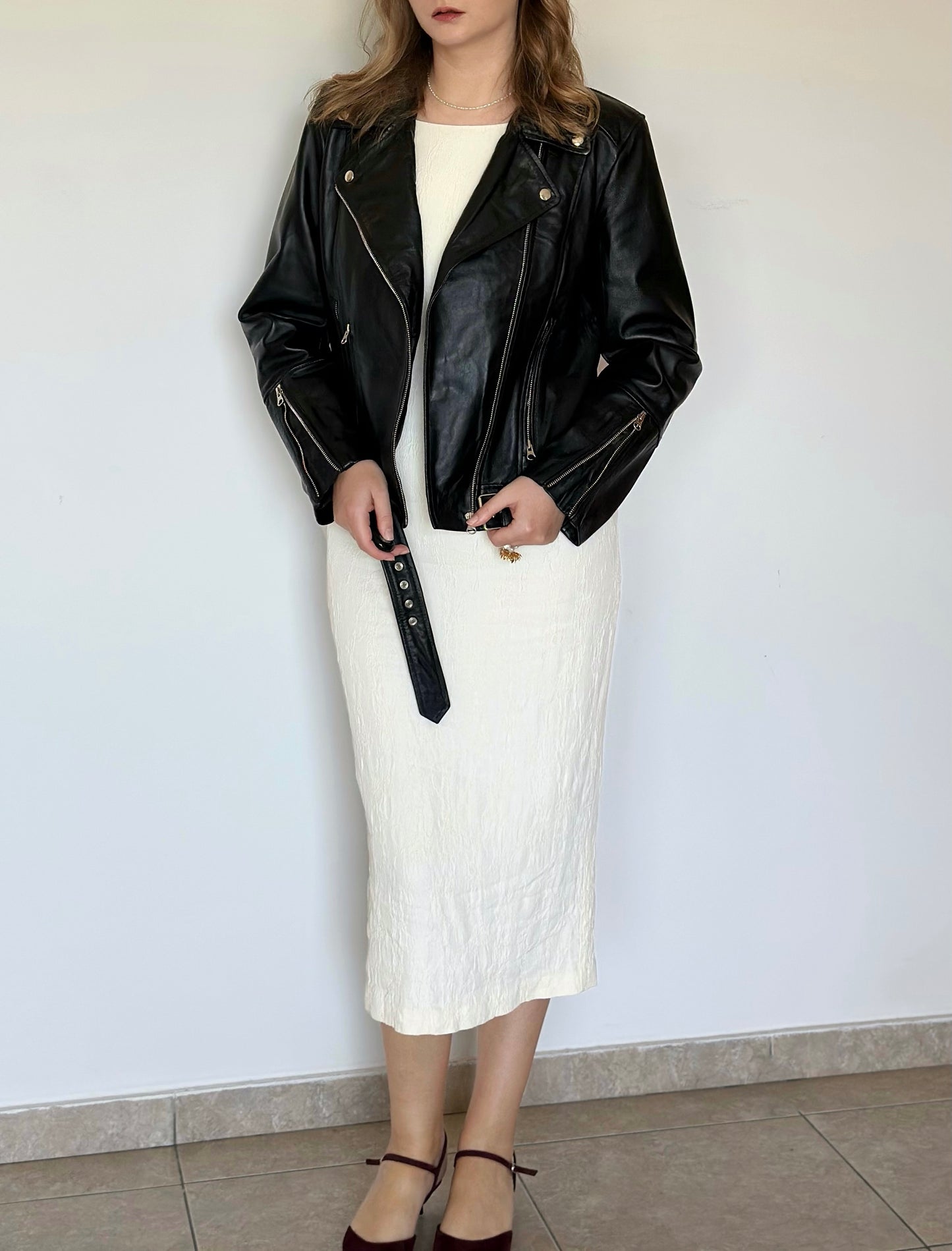 Elegant vintage midi dress in a soft cream tone