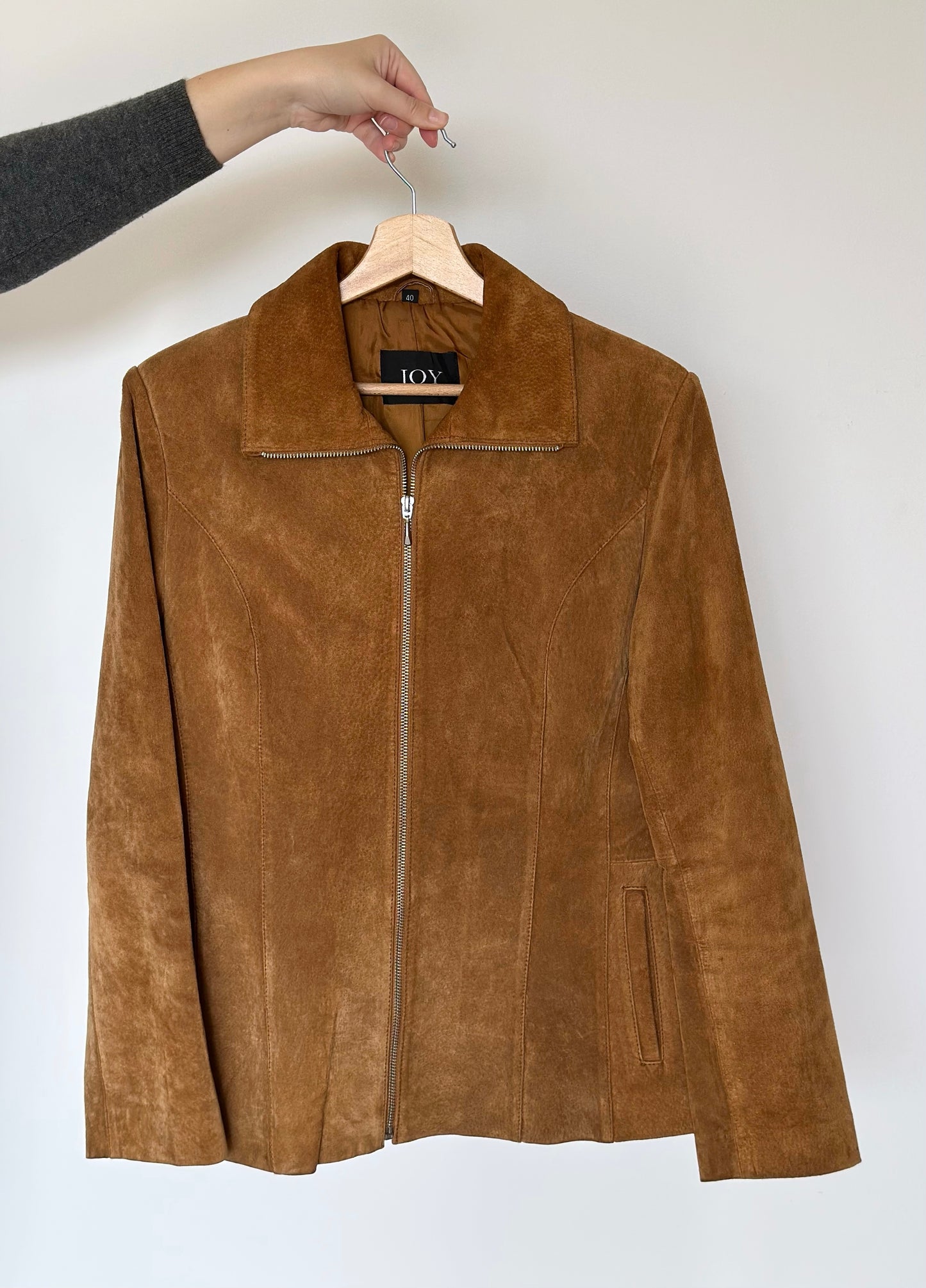 Timeless vintage 100% leather jacket