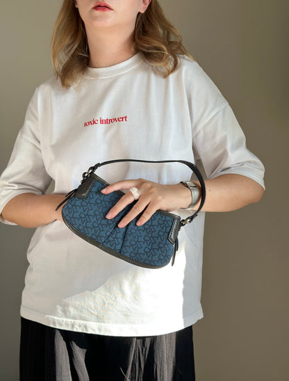 Stunning vintage DKNY baguette bag in rare colour