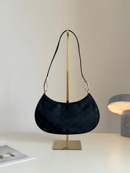 Classic vintage DKNY shoulder bag with a chic design (late 90s/2000s)