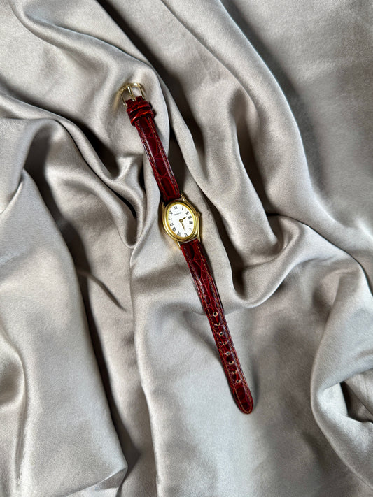 Beautiful classic vintage Accurist watch with leather strap