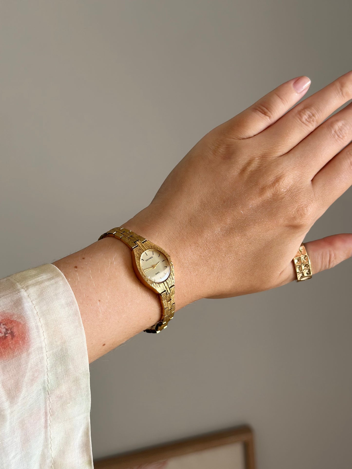 Amazing vintage Sekonda watch with timeless design (late 80s)