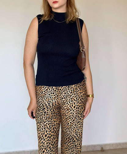 Stunning vintage relaxed leopard print trousers