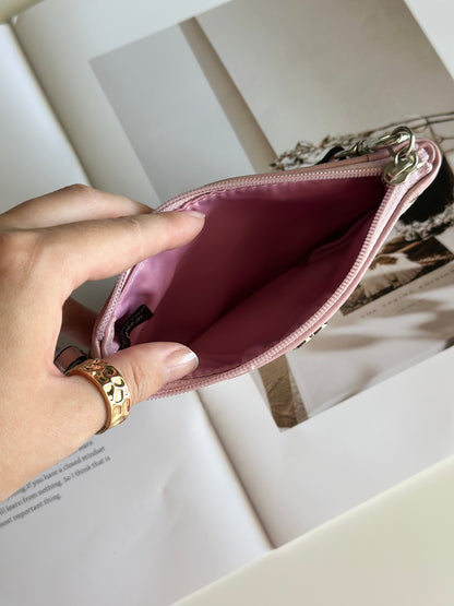 Lovely Y2K Coach beige/pink wristlet