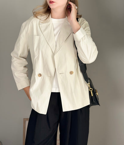 Elegant off-white vintage cotton jacket with belt