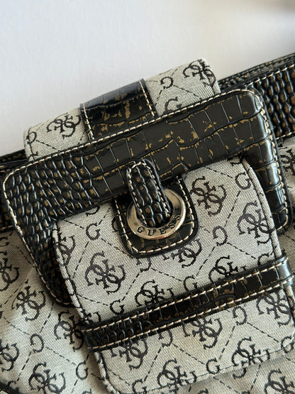 Trendy vintage monogram bag Guess