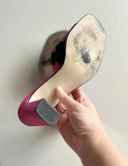 Amazing vibrant suede Kaliko mules