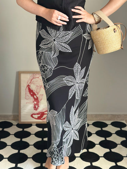 Stunning vintage maxi viscose skirt by Wallis