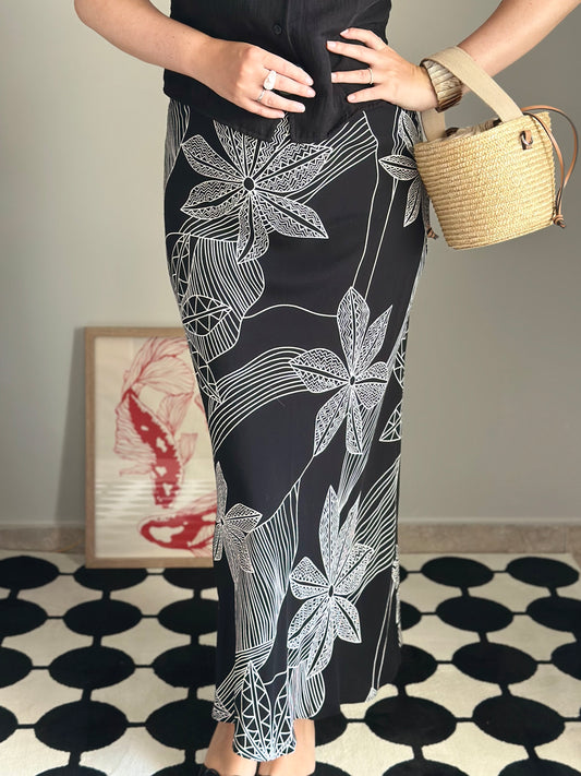 Stunning vintage maxi viscose skirt by Wallis