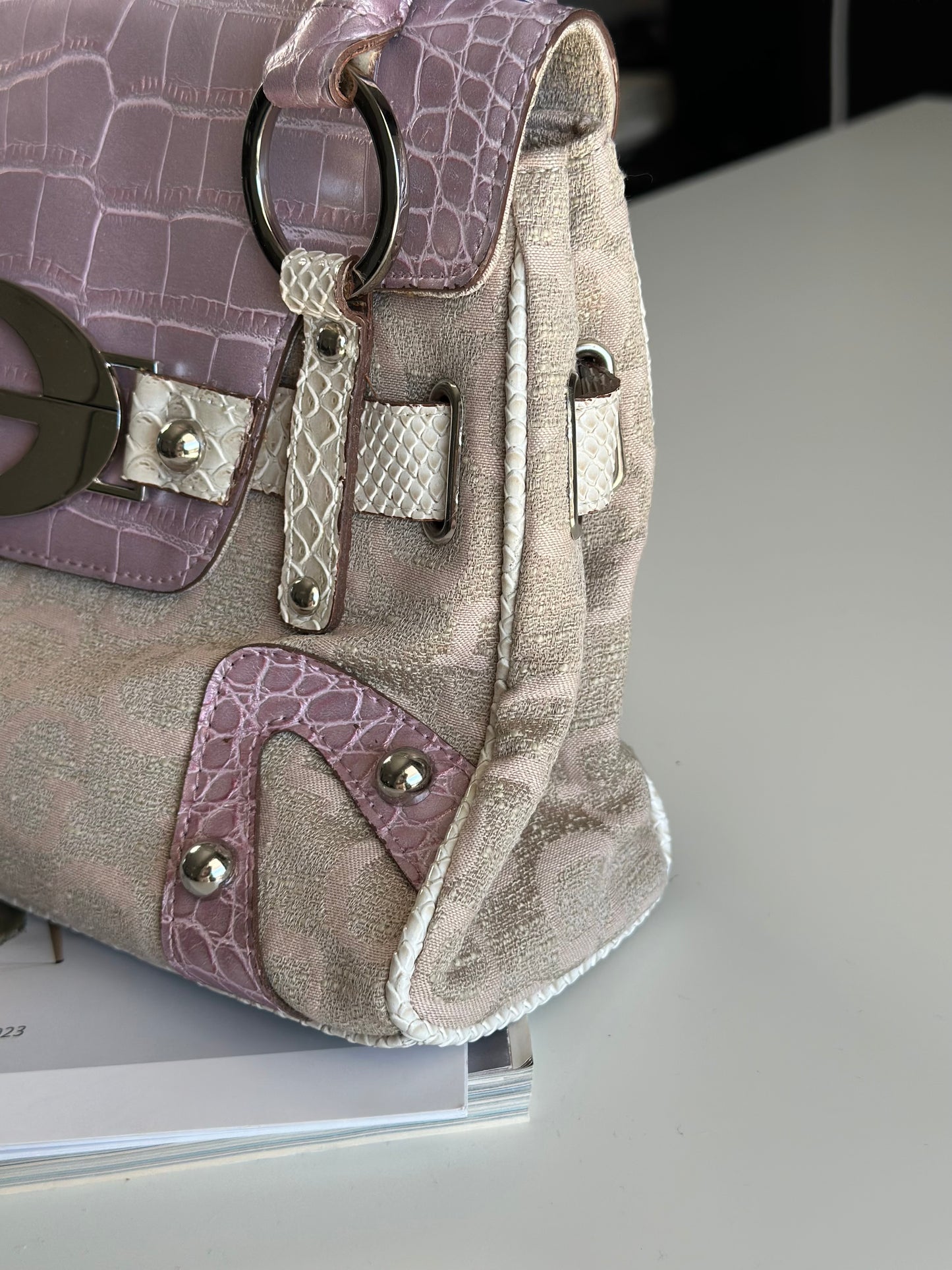 Vintage Guess handbag with playful Y2K charm