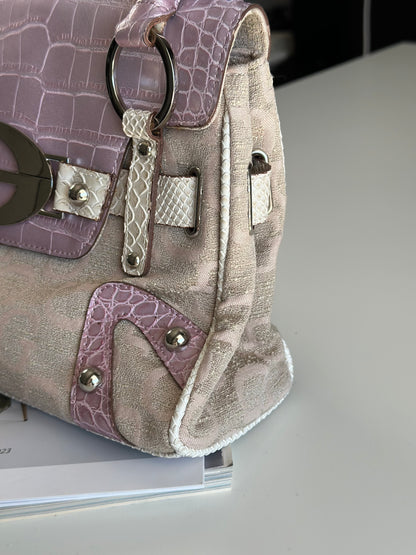 Vintage Guess handbag with playful Y2K charm