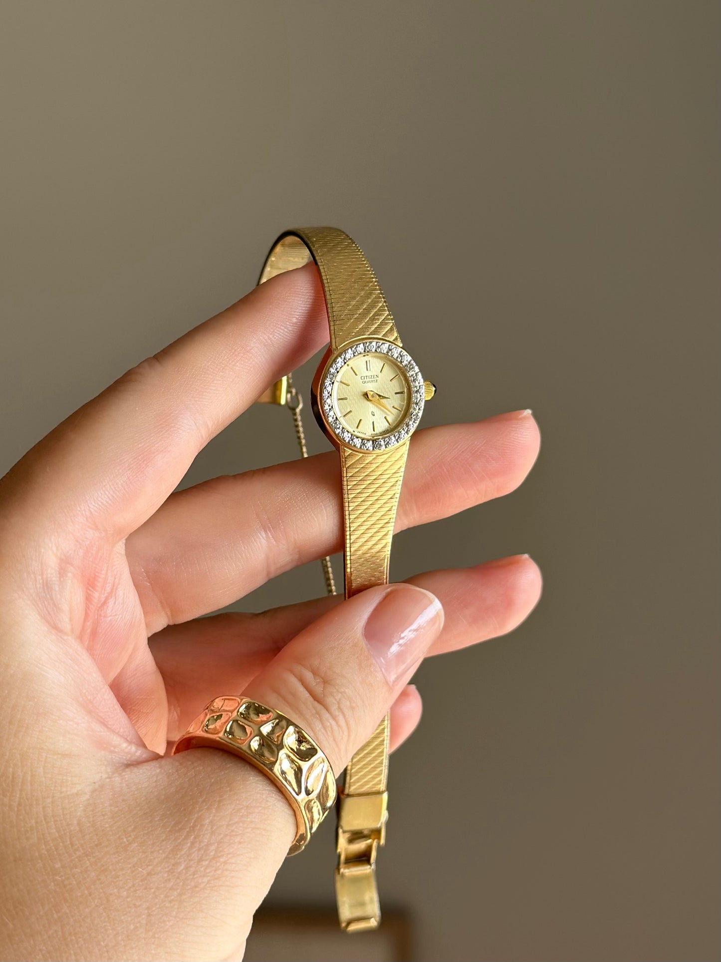 Stunning authentic vintage gold-plated Citizen watch (1980s)