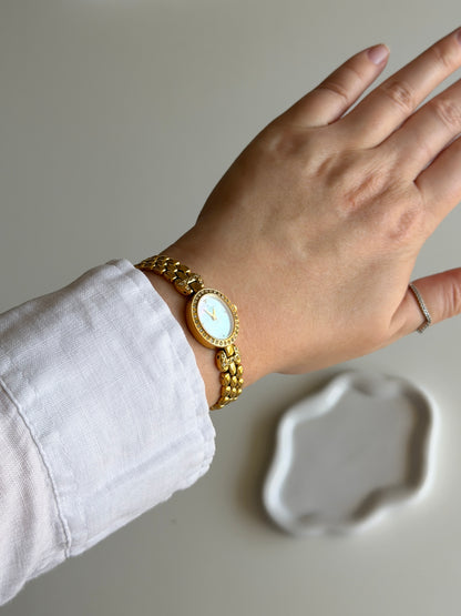 Amazing vintage gold-tone watch Clyda