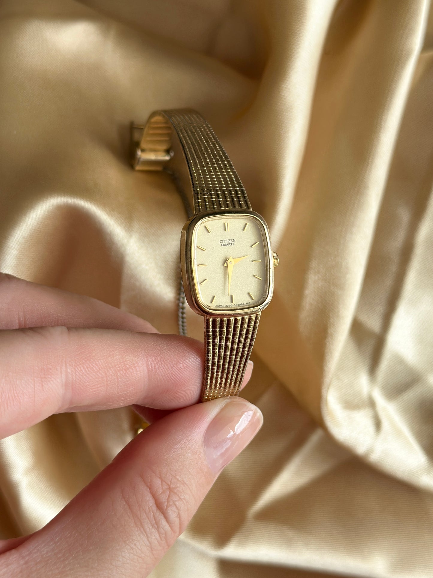 Timeless vintage gold-tone watch Citizen
