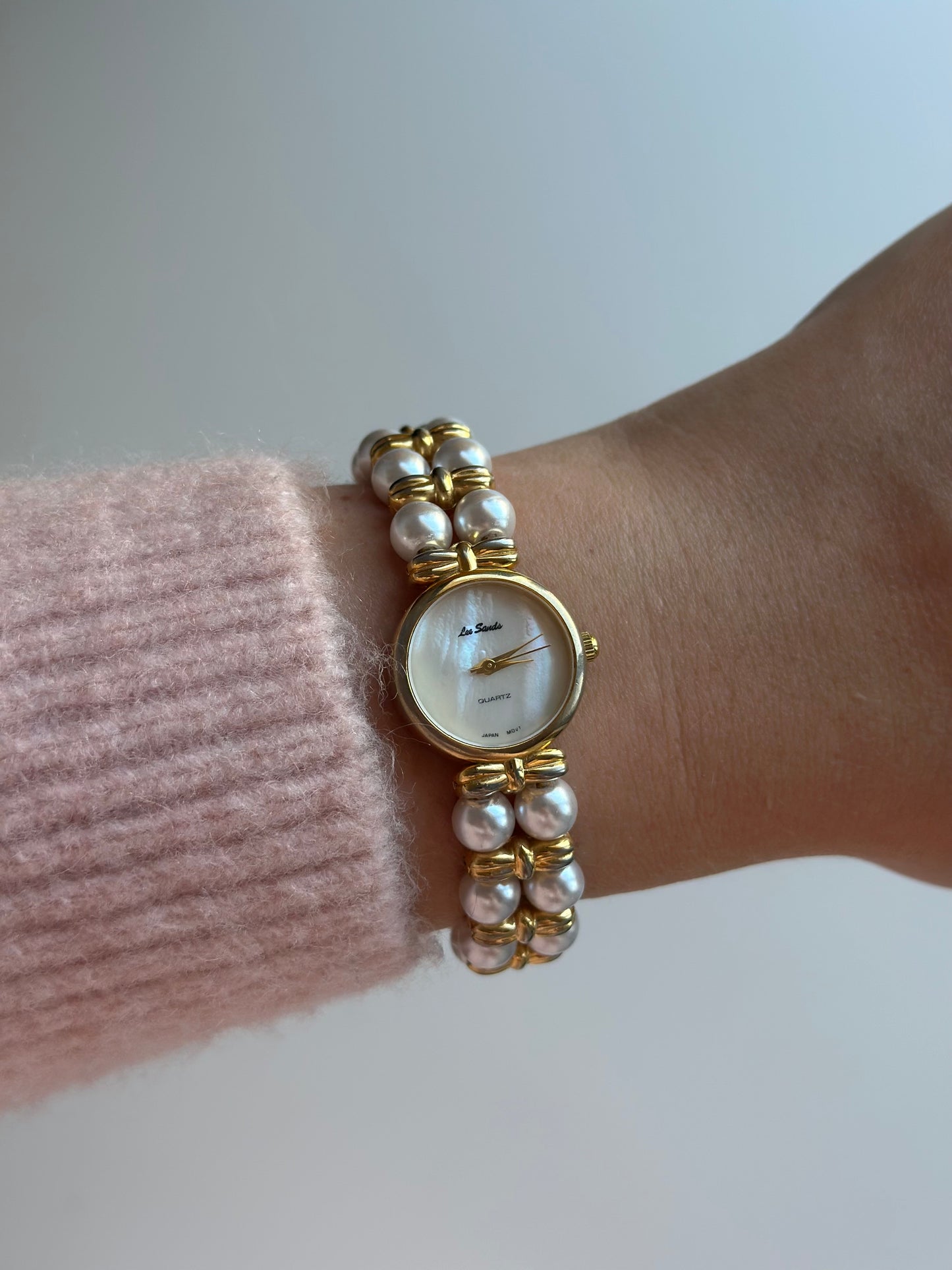 Stunning vintage gold-tone watch Lee Sands with pearls