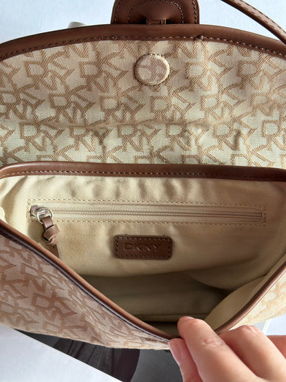 Amazing vintage beige baguette bag DKNY (2000s)