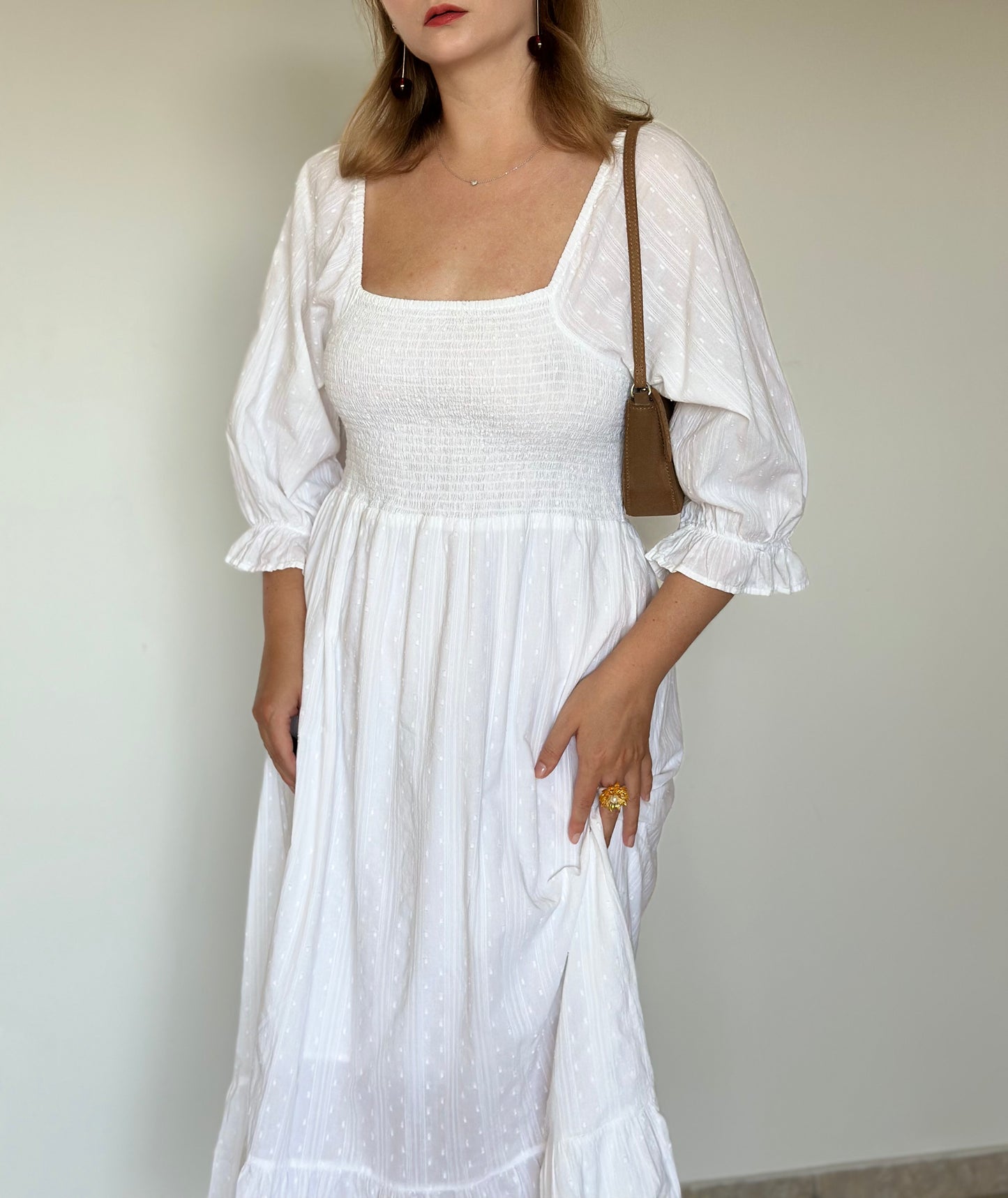 Incredible white cotton dress with puff sleeves