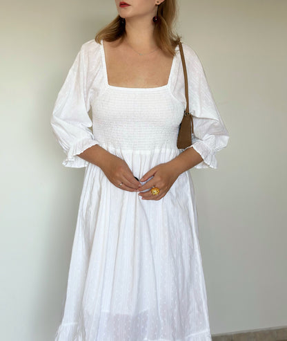 Incredible white cotton dress with puff sleeves